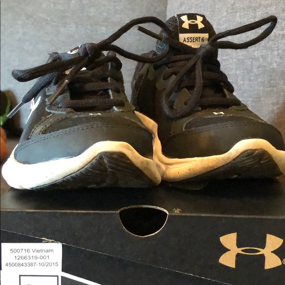 Under Armour Shoes - Picture 2 of 6